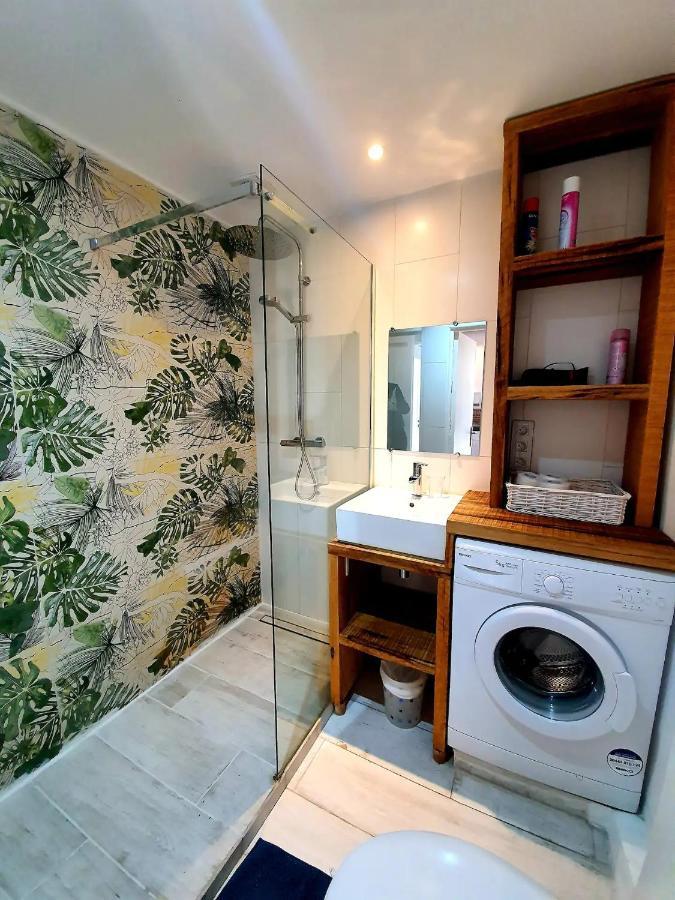 Freshly Tastefully Renovated Apartments In Heart Of Old Антиб Экстерьер фото