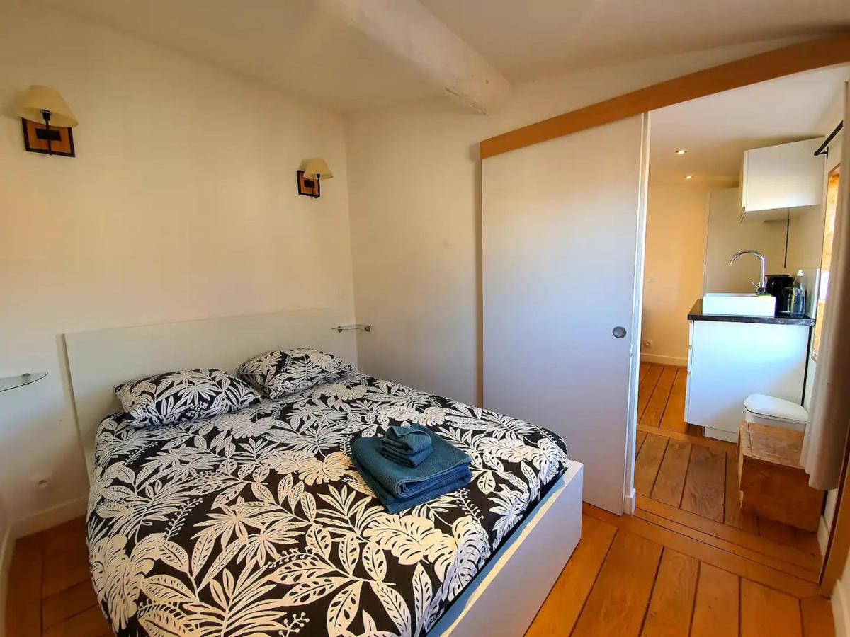 Freshly Tastefully Renovated Apartments In Heart Of Old Антиб Экстерьер фото