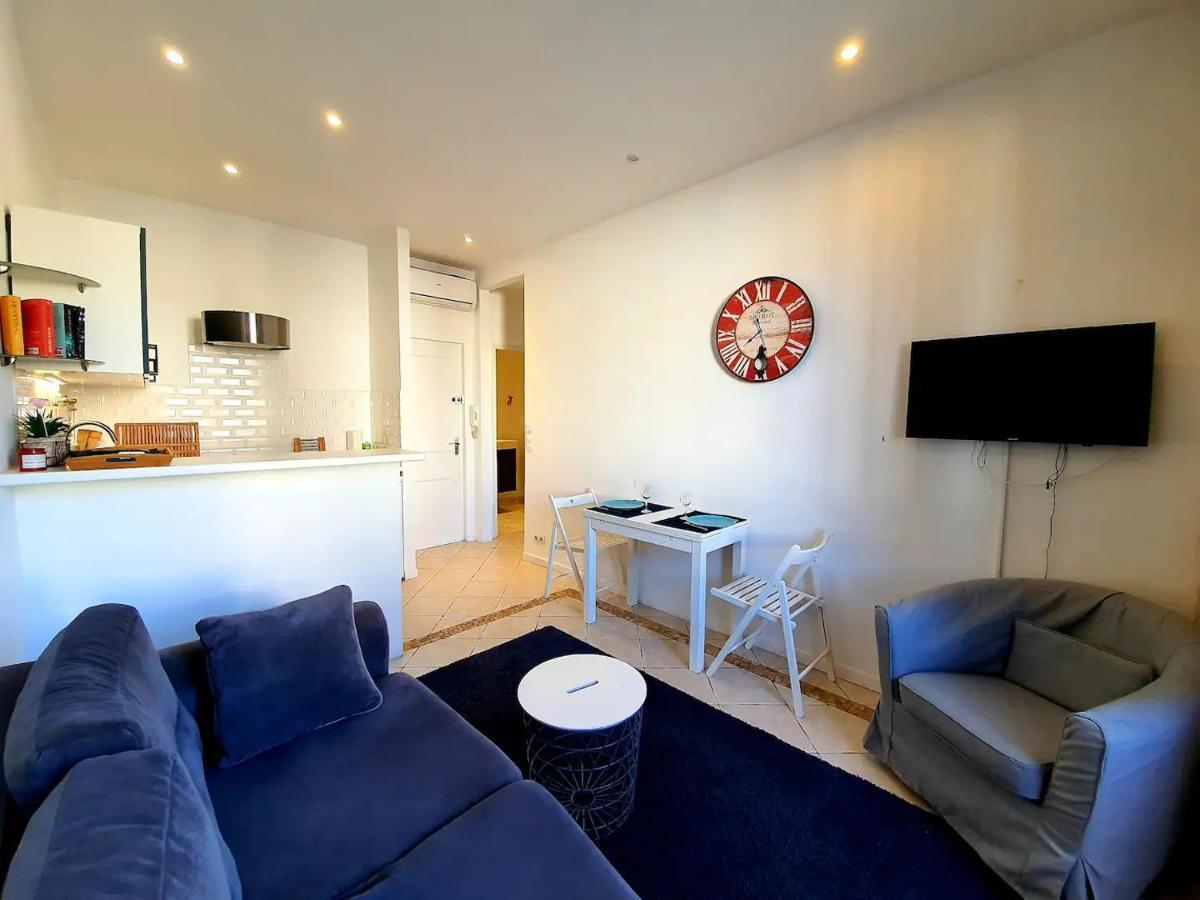 Freshly Tastefully Renovated Apartments In Heart Of Old Антиб Экстерьер фото