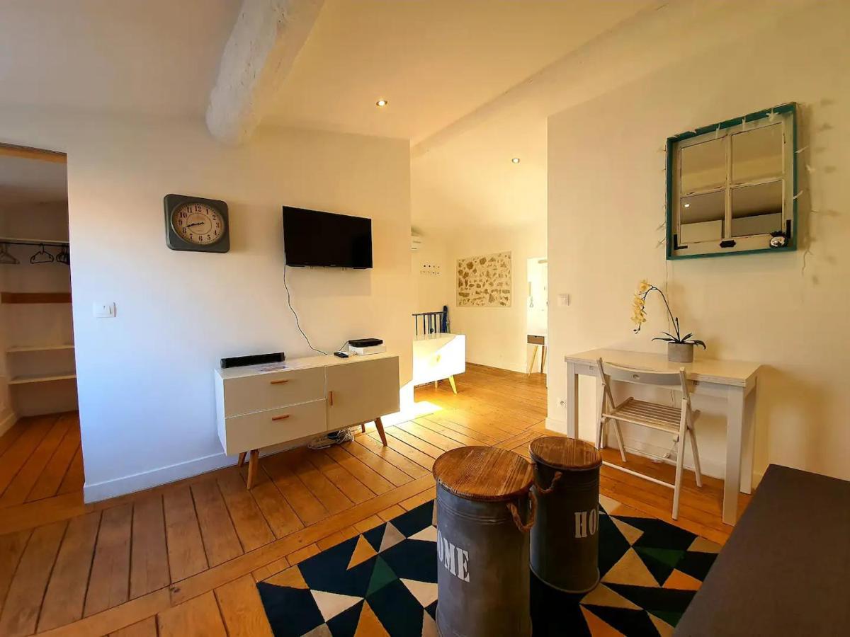 Freshly Tastefully Renovated Apartments In Heart Of Old Антиб Экстерьер фото