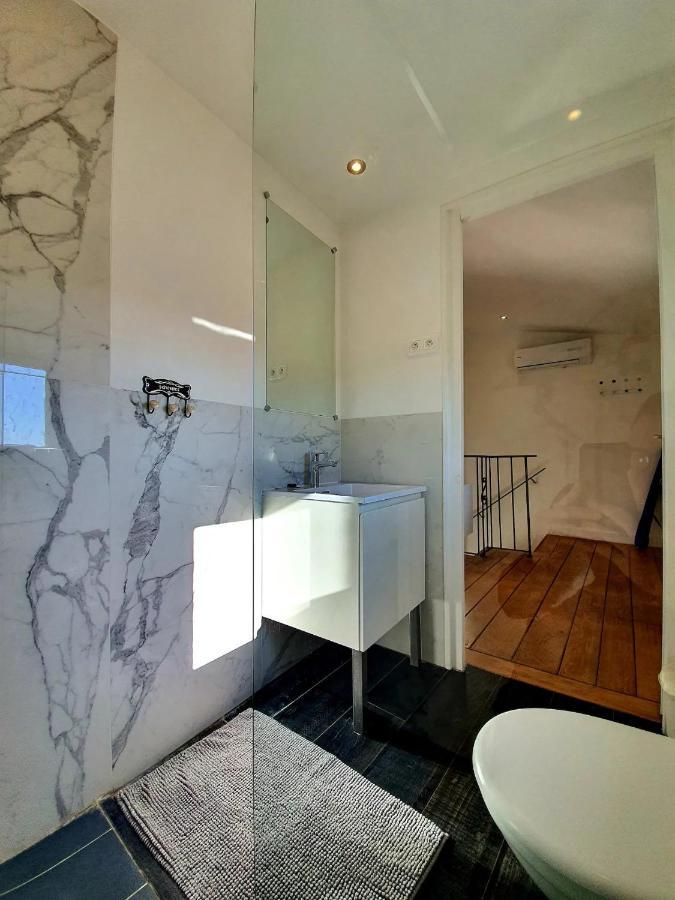 Freshly Tastefully Renovated Apartments In Heart Of Old Антиб Экстерьер фото