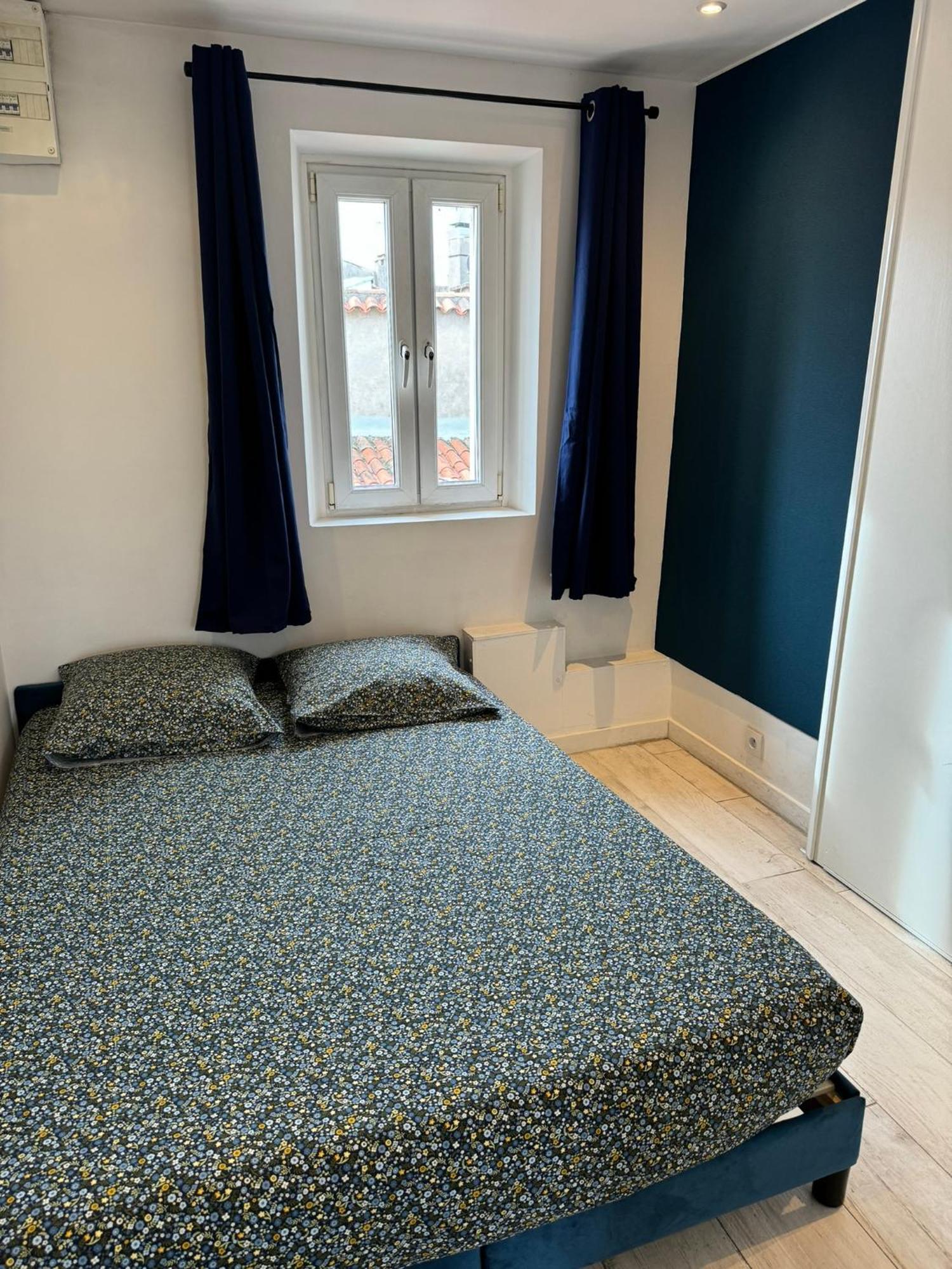 Freshly Tastefully Renovated Apartments In Heart Of Old Антиб Экстерьер фото